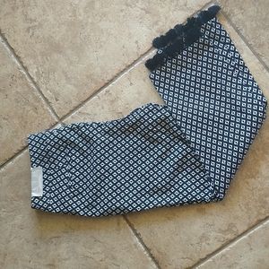 NWT Chico's So slimming Brigitte Slim Leg cropped pants Size 6 Chico 0.5